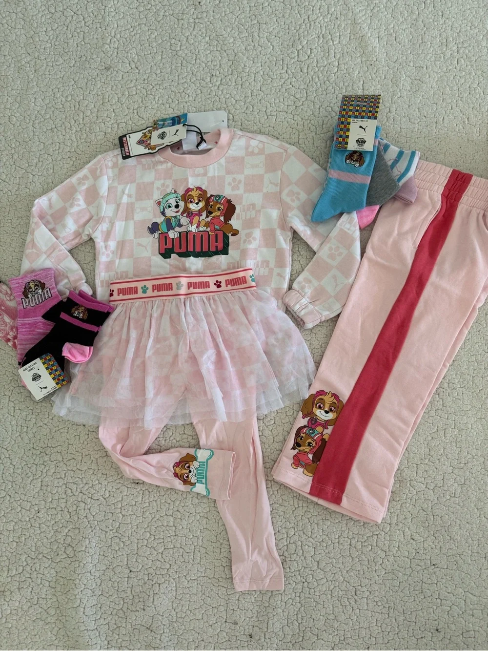 New girls Sz 4T Puma Pink Paw Patrol Set with Tutu & Leggings, sweatshirt, socks